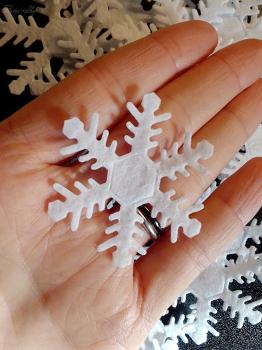 15 weiße Filz Schneeflocken